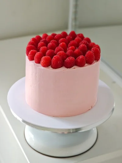 Floral Cake with Edible Gold — Sawtry, Cambridgeshire