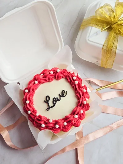 Wedding Cake with Sugar Flowers — Sawtry, Cambridgeshire