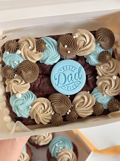Father’s Day brownie and cupcake box close-up