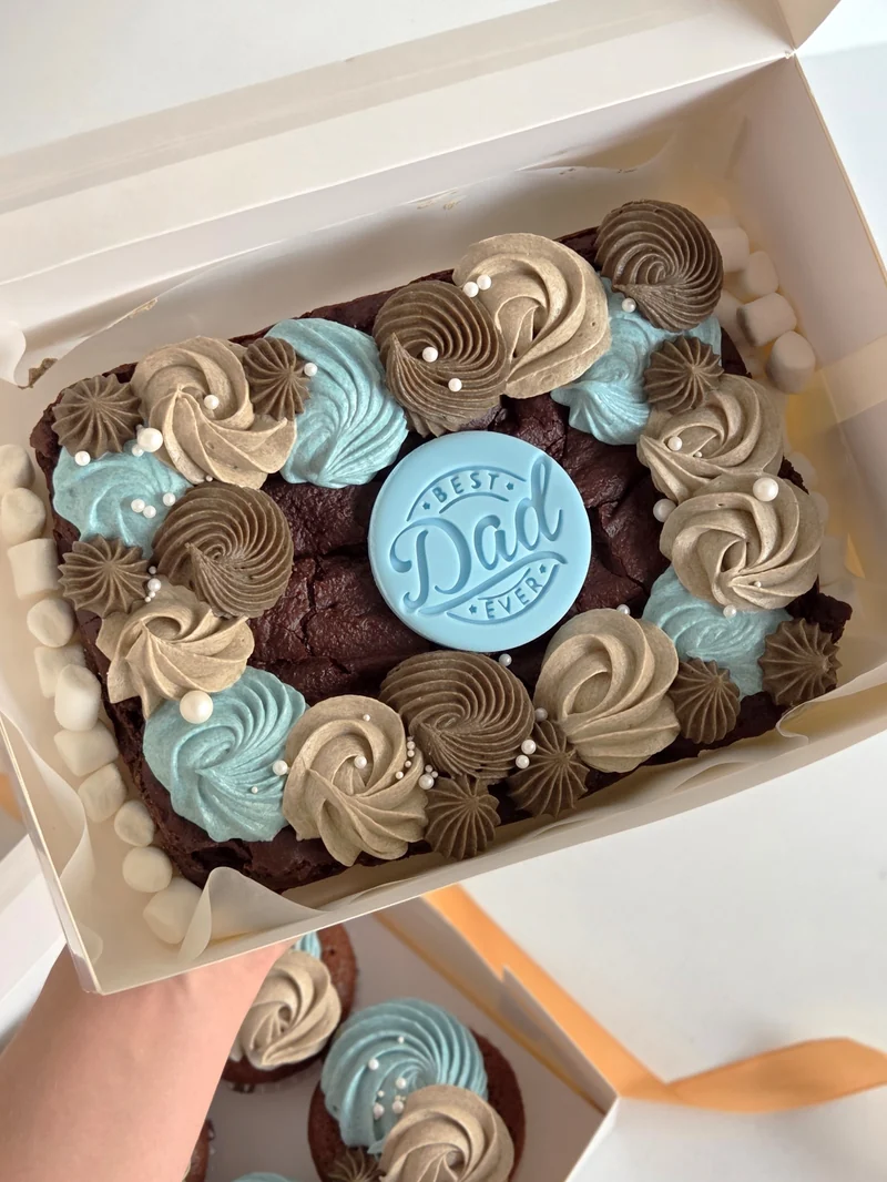 Father’s Day cupcake and brownie gift box with Best Dad Ever topper