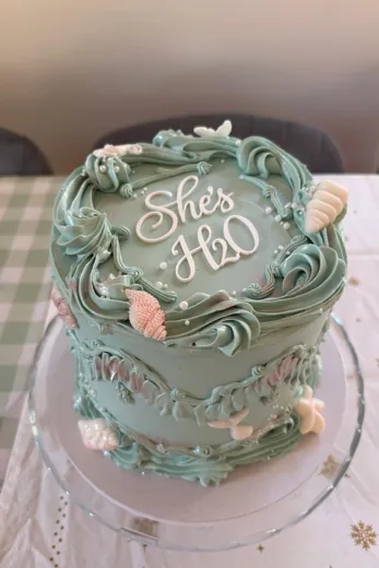 Mermaid-themed birthday cake photographed by the customer
